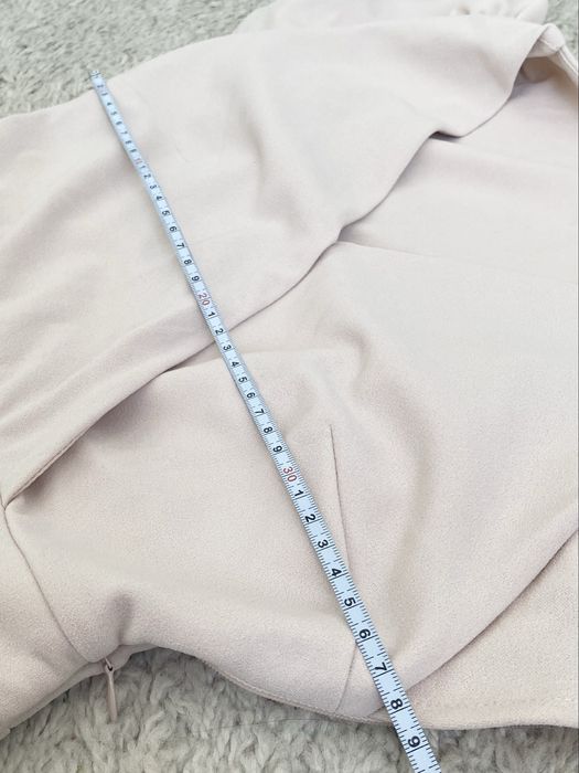 Beżowy kremowy pudrowy róż kombinezon długi elegancki Mohito S 36