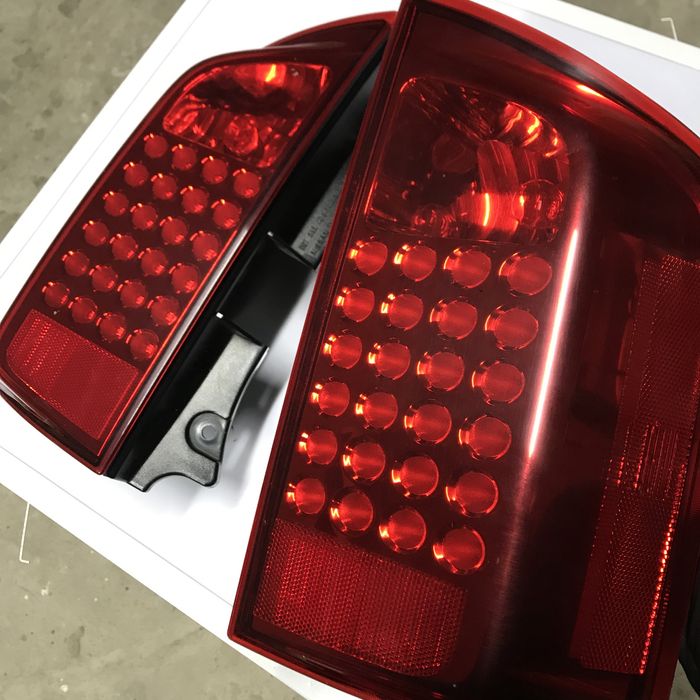 Стопи, стоп сигнал, задні фари фонар infiniti qx56 nissan armada titan