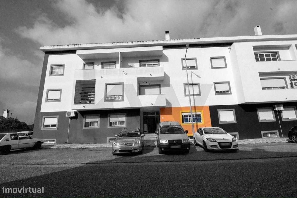 Apartamento T2 com garagem e arrecadação – Alpiarça