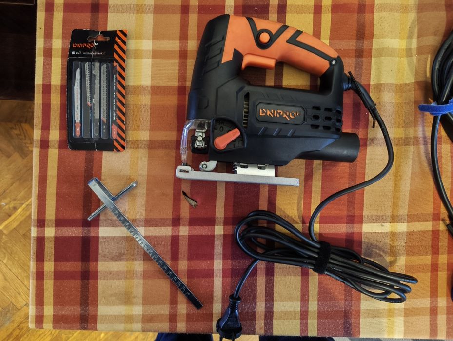 Лобзик електричний Dnipro-M JS-75S