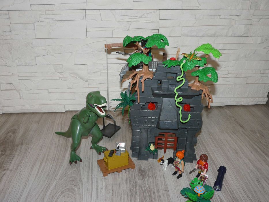 Playmobil obozowisko T-rexa