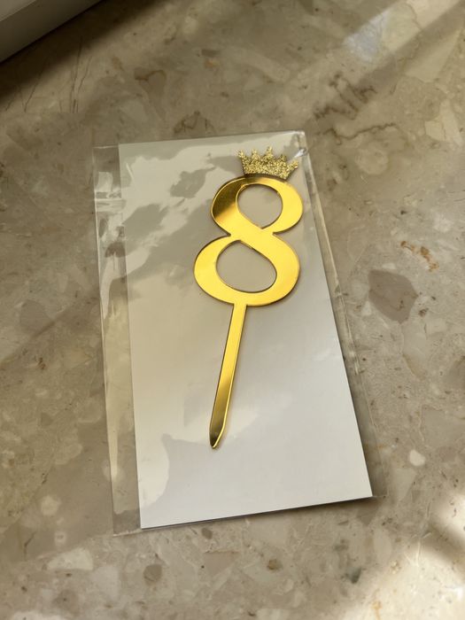 Topper na tort urodzinowy 8 lat