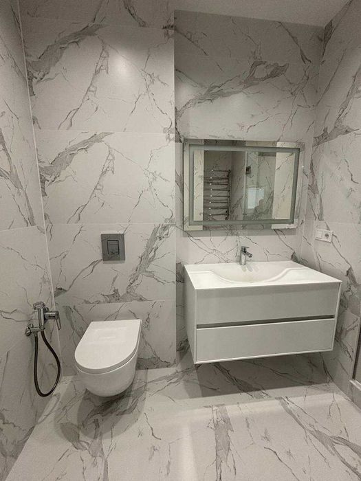 Трикімнатна квартира з ремонтом в центрі міста_M