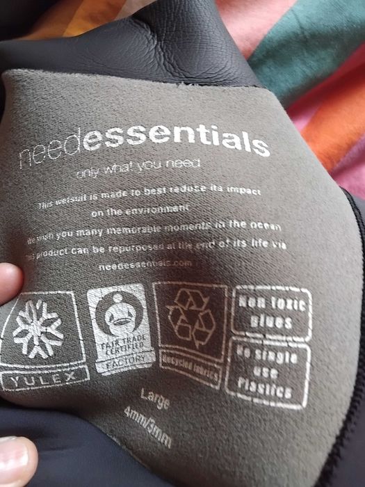 Fato surf 4/3 large need essentials