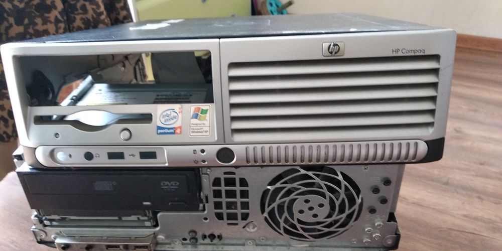 No3 komputery PC za czasów Windows XP Intel amd Pioneer HP DVD akcesor