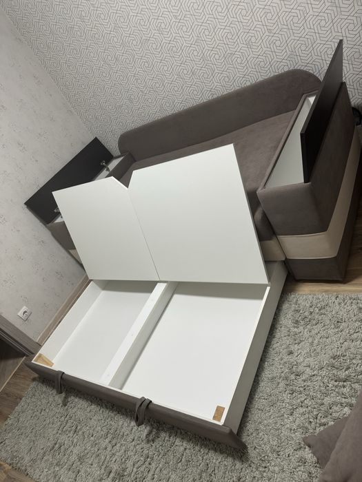 Зручний диван для щоденного сну