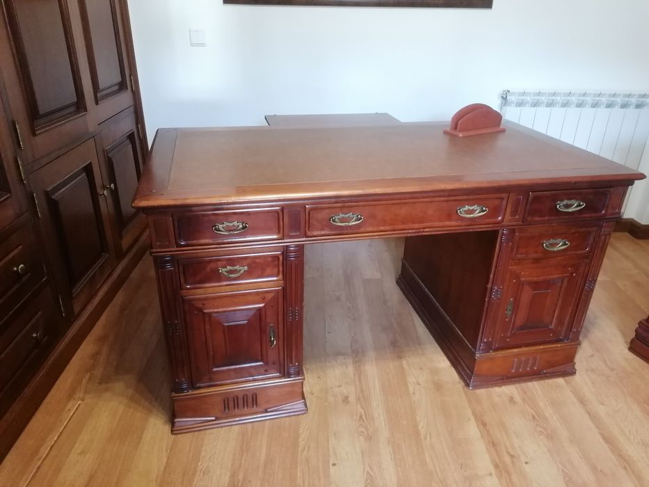 Secretária Brazão com duas frentes