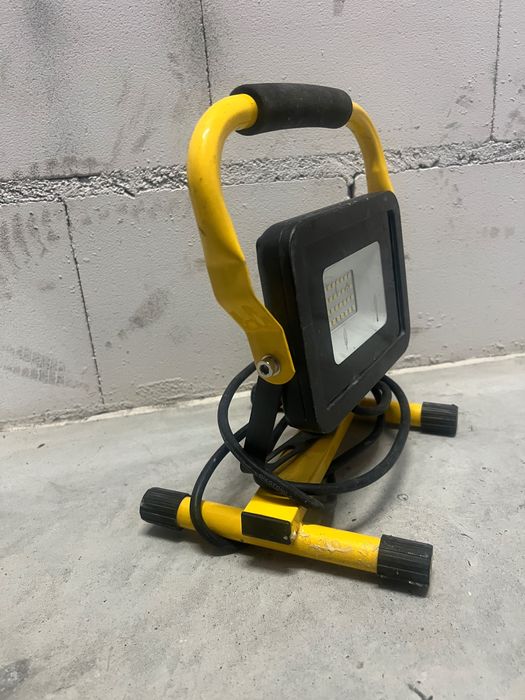 Halogen LED budowlany IP 65