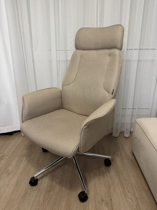Krzesło biurowe beżowe NOWE