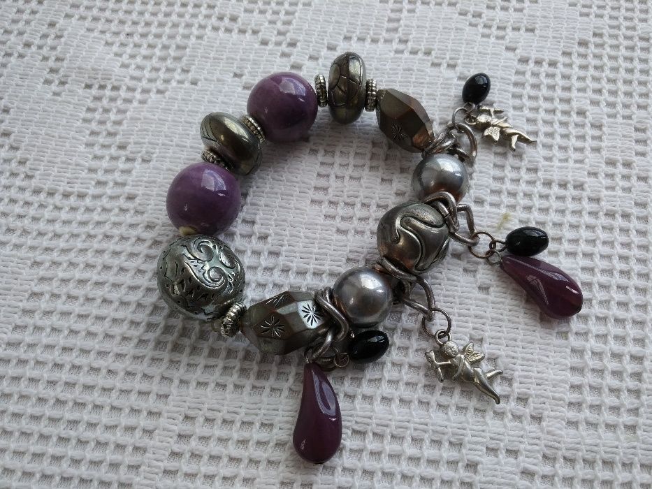 Pulseira prateada com anjos!