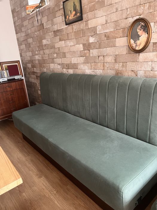 Vendo conjunto de sofa verde e mesa