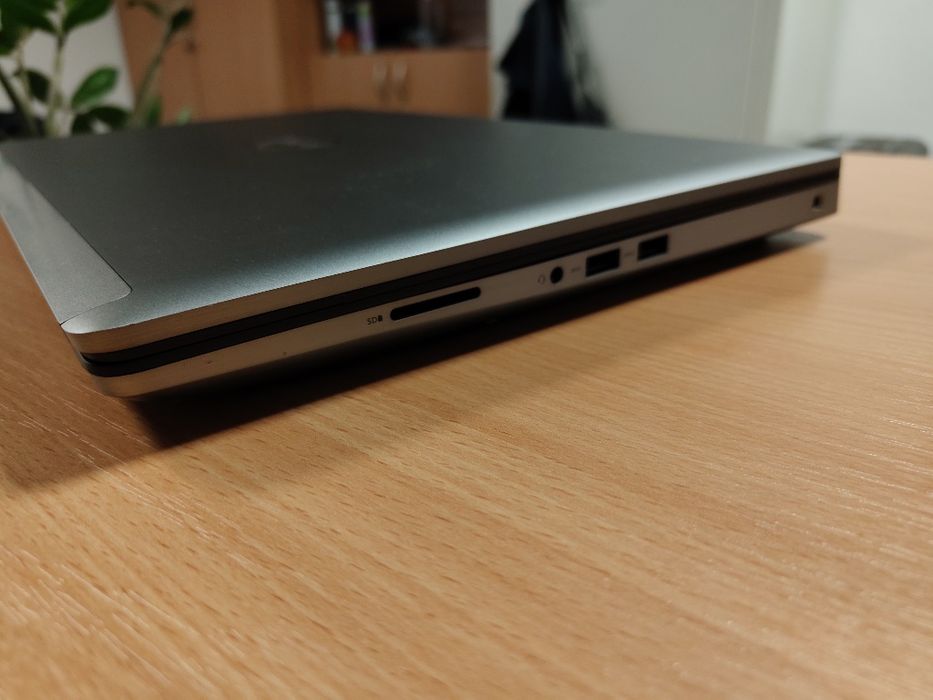 Laptop Dell Precision 7750  Xeon W-10855M, 32GB RAM, SSD 512GB, NVIDIA Quadro RTX4000 8GB