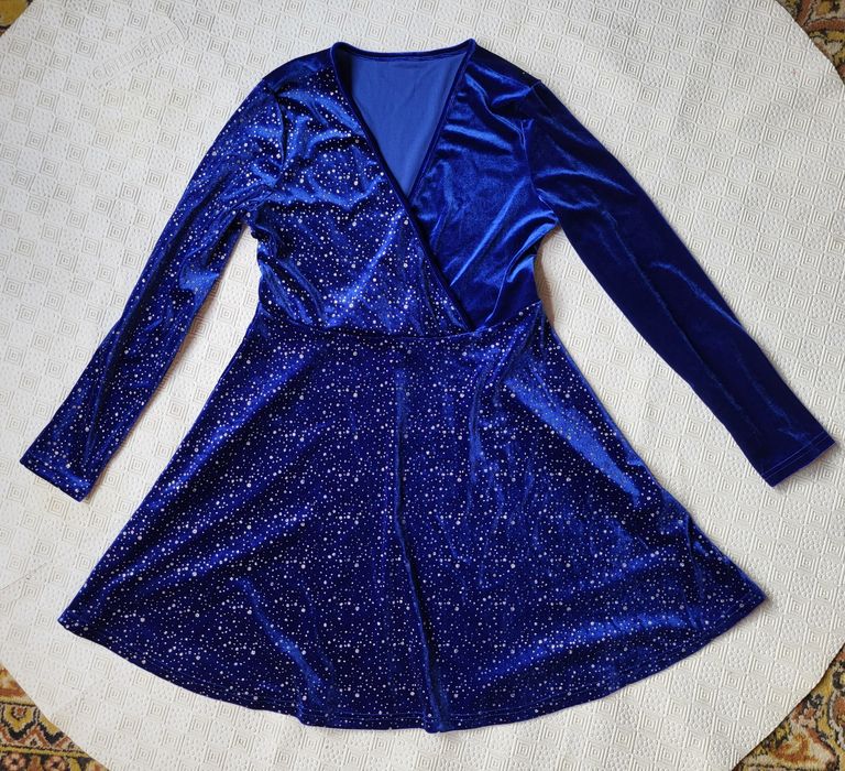 Оксамитова сукня для святкування нового року