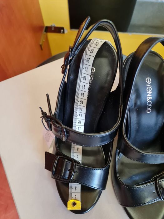 Nowe sandały damskie na obcasie roz 35. Even&Odd