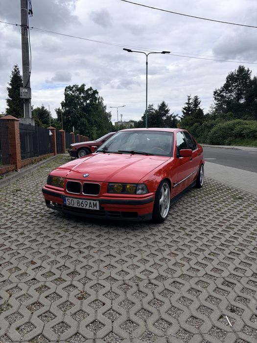 BMW E36 316I Hellrot Sedan 1.6