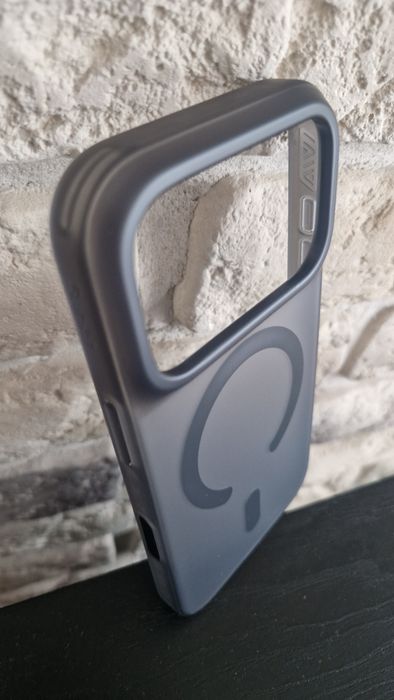 Benks Etui Magnetic Lucid Armor Pro (C.K.PC.AP.BK.0072) do Iphone 18 Pro/17 Pro czarny (Camera Control Button)