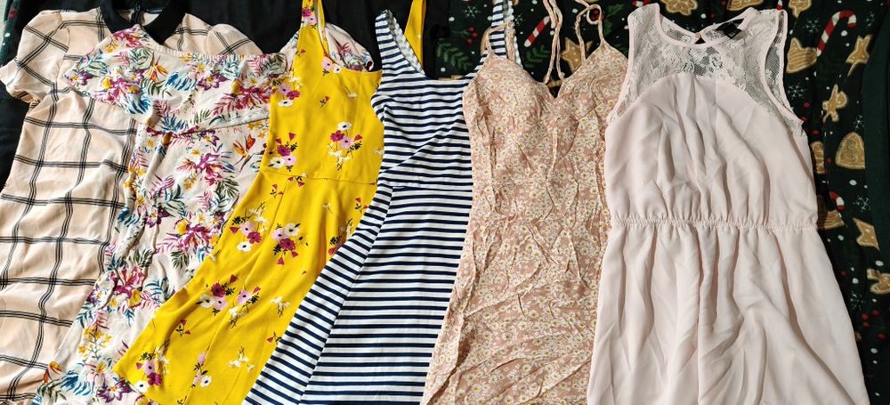 Zestaw 6 letnich sukienek xs