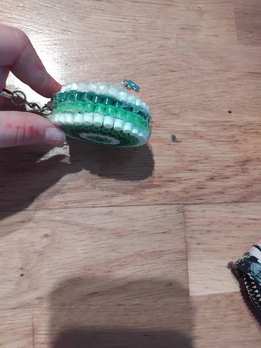 Bryloczek do plecaka