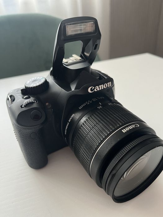 Máquina Fotográfica CANON 550D