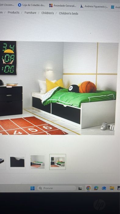Cama de solteiro com gavetas
