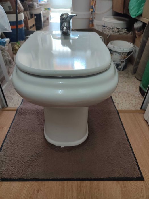 Bidé da Roca c/ torneira e tampa