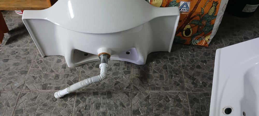 2 Lavatórios de móvel de casa de banho
