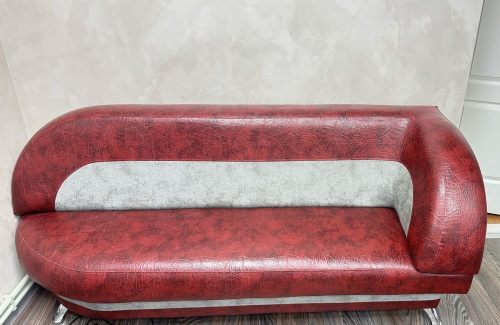 Великий диван-165  см, трохи коротший ніж попередній стан ідеал