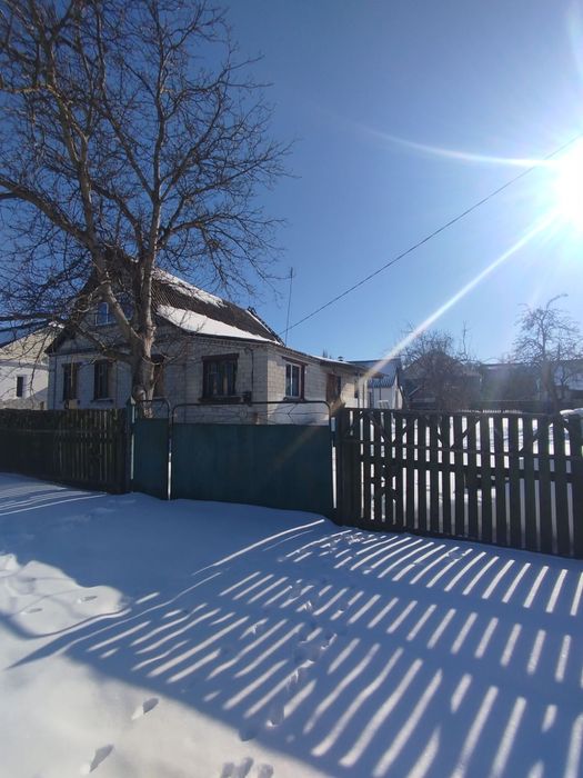 Продаж добротного будинку в м.Малин(Потребує ремонту)