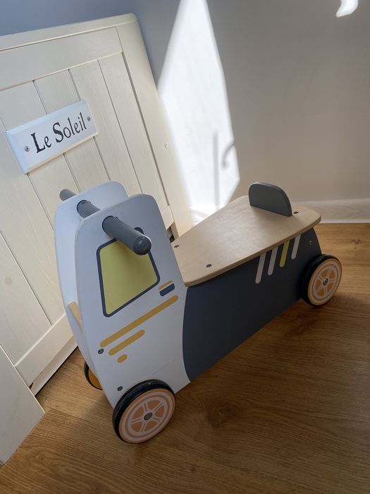 Classic world jeździk pchacz rowerek drewniany rower motor