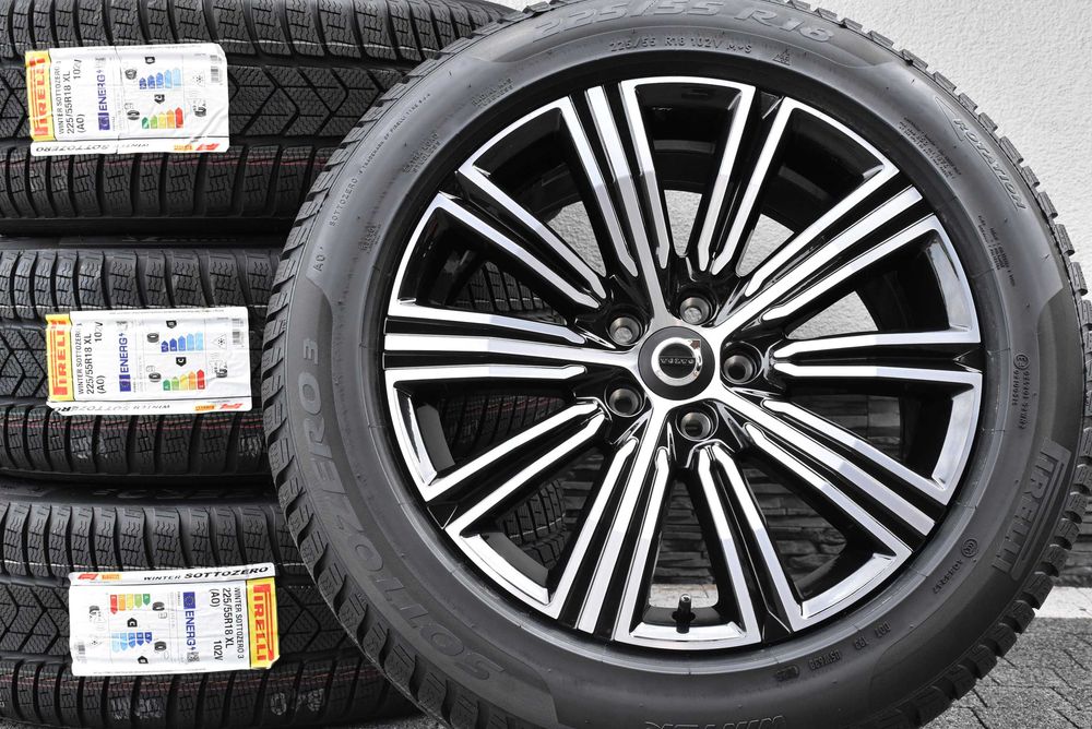 Nowe koła zimowe OEM VOLVO EX30 18" PIRELLI dot2025 ORYGINAŁ
