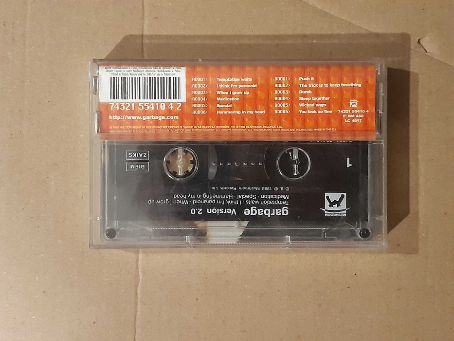 garbage - version 2.0 - kaseta