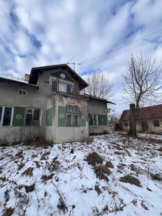 Будинок з ділянкою 15 соток біля Львова