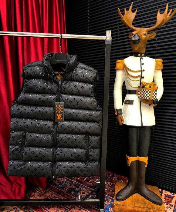 Жилет LOUIS VUITTON новая мужская безрукавка черная пуховая лазерная