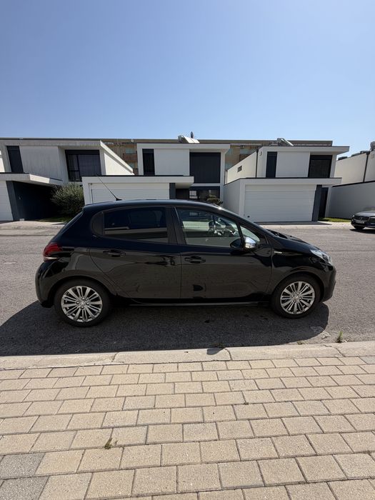 Peugeot 208 — fotografia 4