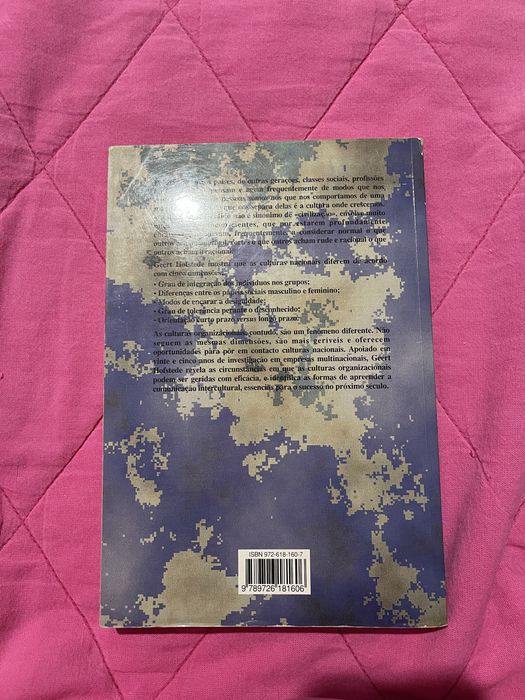 Livro “Culturas e organizações” de Geert Hofstede