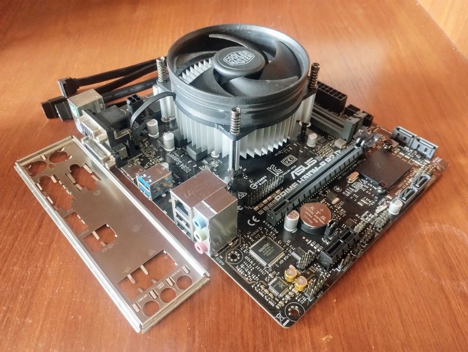 ASUS H110M-K(сокет 1151v1) + Core i5-6500 3.2GHz + кулер