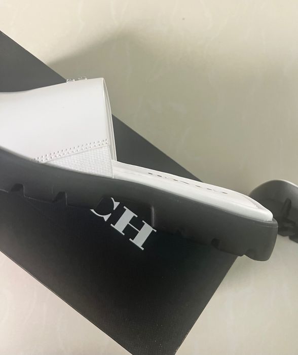 Продам оригінальні шкіряні шльопанці Coach