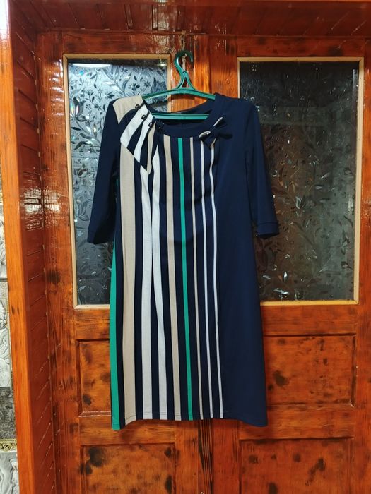 Сукні жіночі різних розмірів