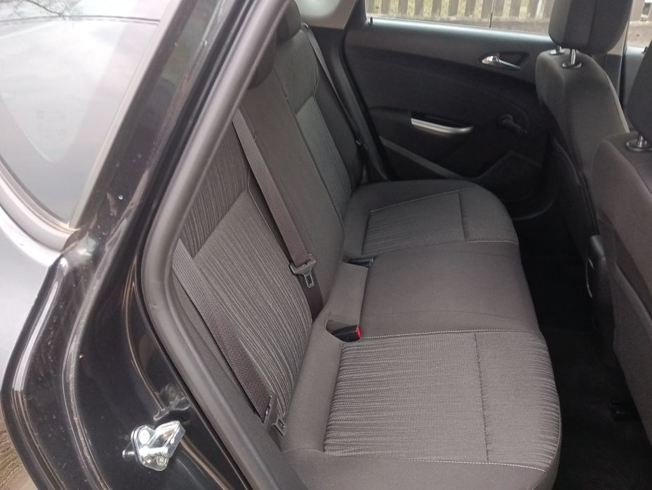 Opel Astra J Model 2012 1.4 T