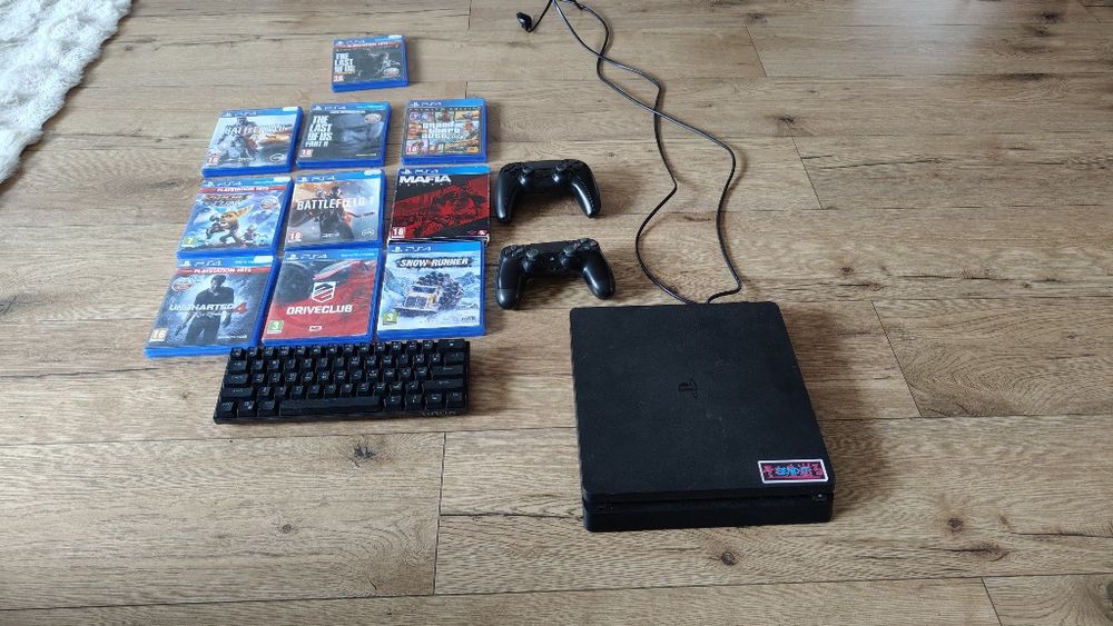 Konsola PlayStation 4