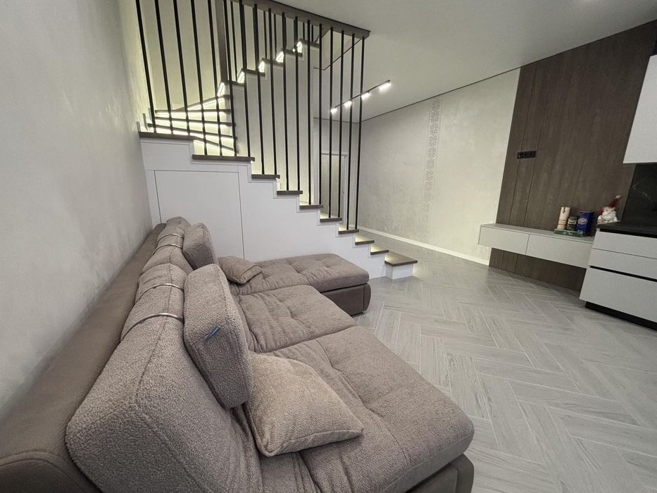 Продаж таухауса у топ локації