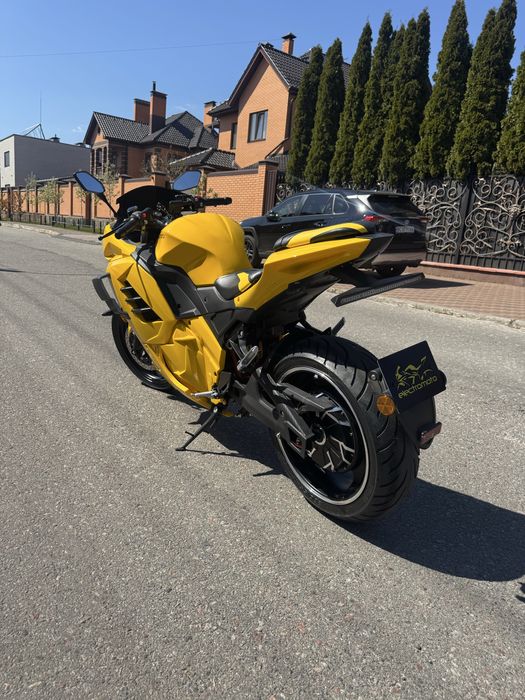 Новий Electromoto EM Panigale Plus 2025