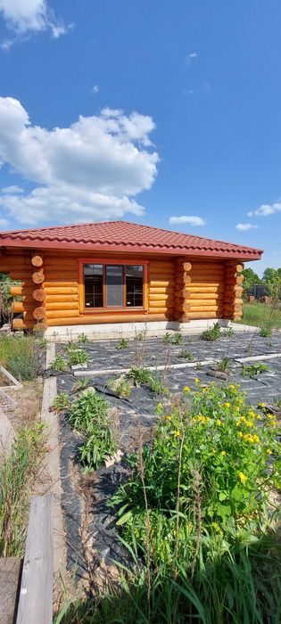 Продам ЗРУБ ( дерево кругляк тесаний вручну) 70м2
