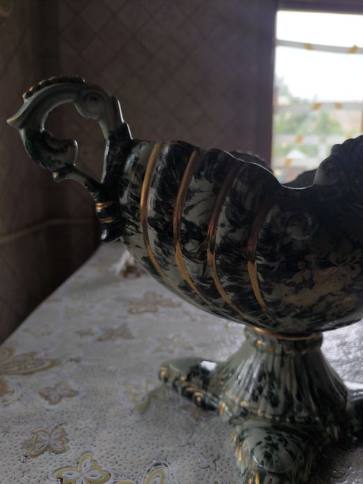 Продам шикарную вазу