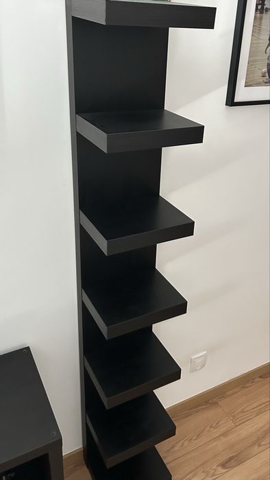 Estante preta Ikea