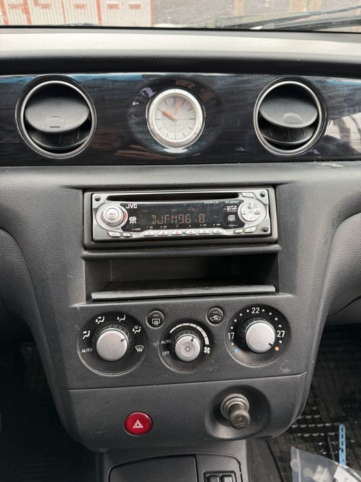 Mitsubishi Outlander 2.0 газ/бензин 4*4 механика 2007 года