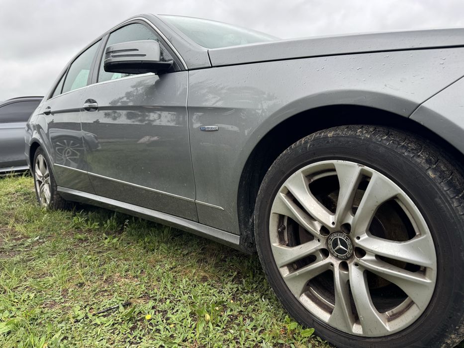 Двері w212 mercedes мерседес дверь 792 колір запчастини двери