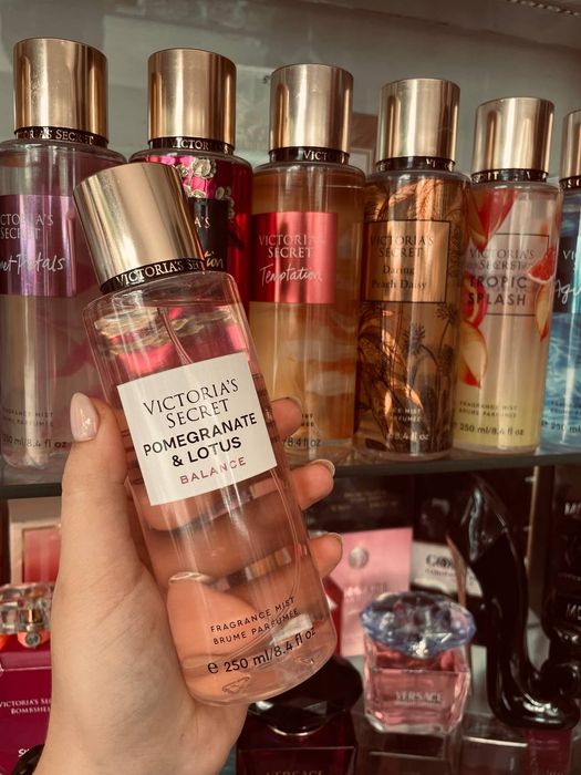 Парфумовані спреї Вікторія Сікрет