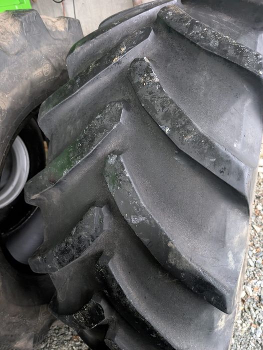 Opony 600/65 R 30 BKT