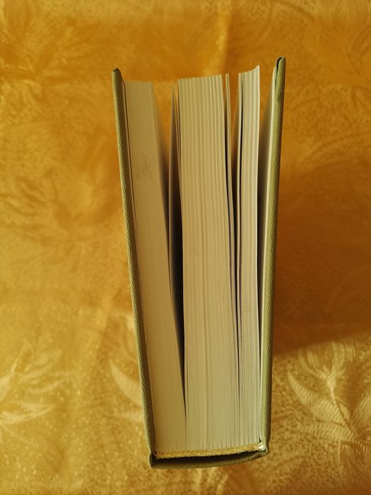 Продається книга